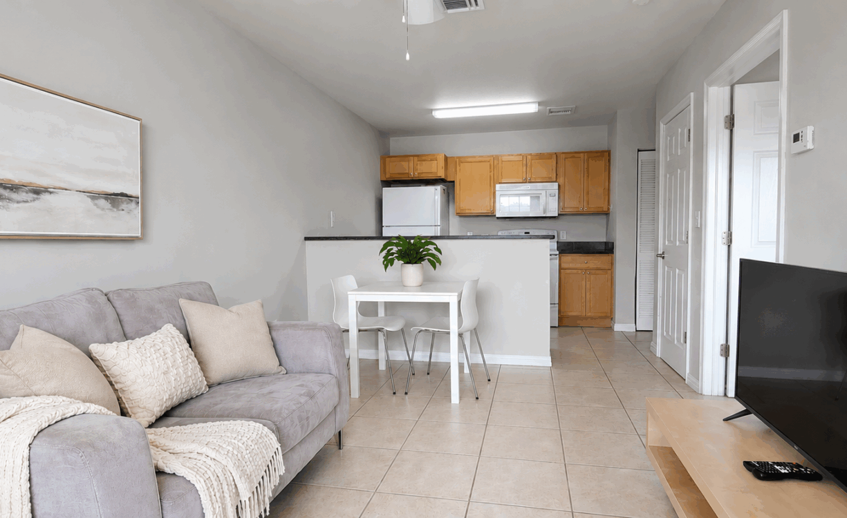 LAKESIDE--1BED/1BATH--CLOSE TO CAMANA BAY/SEVEN MILE BEACH