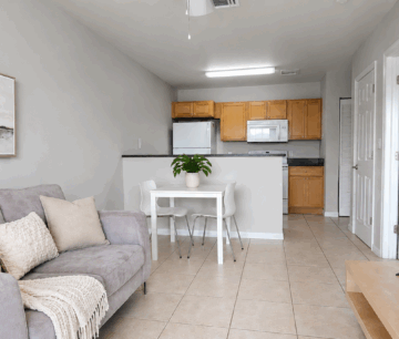 LAKESIDE--1BED/1BATH--CLOSE TO CAMANA BAY/SEVEN MILE BEACH