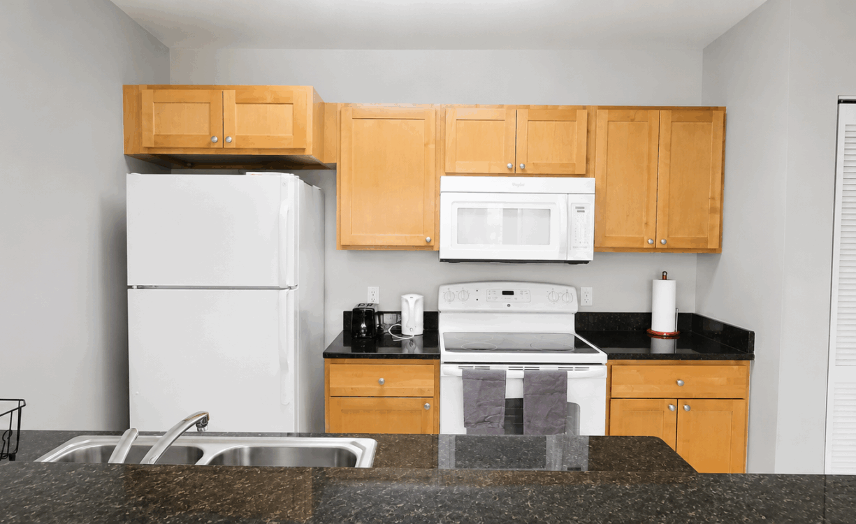 LAKESIDE--1BED/1BATH--CLOSE TO CAMANA BAY/SEVEN MILE BEACH
