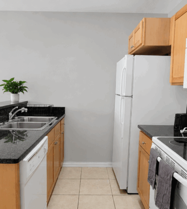 LAKESIDE--1BED/1BATH--CLOSE TO CAMANA BAY/SEVEN MILE BEACH