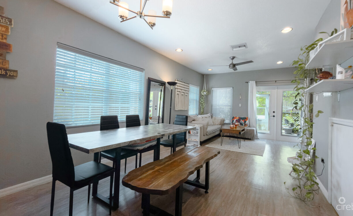 GOLDEN SPRINGS END TOWNHOME