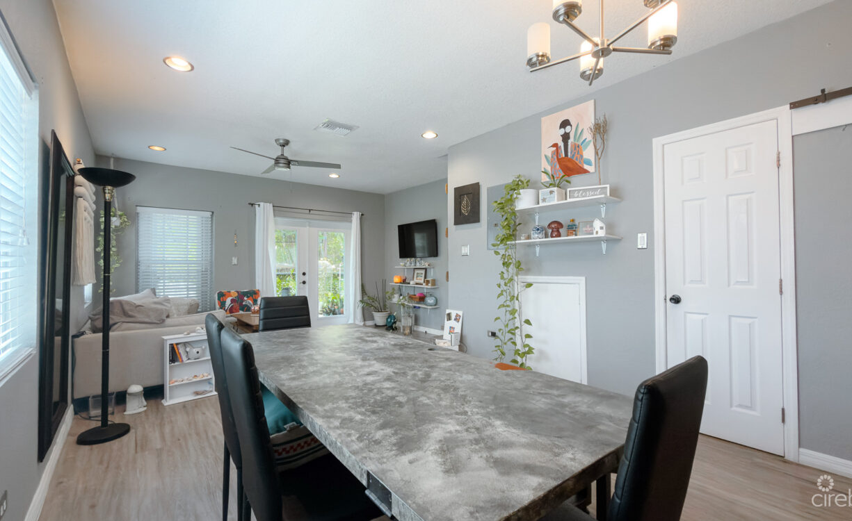 GOLDEN SPRINGS END TOWNHOME