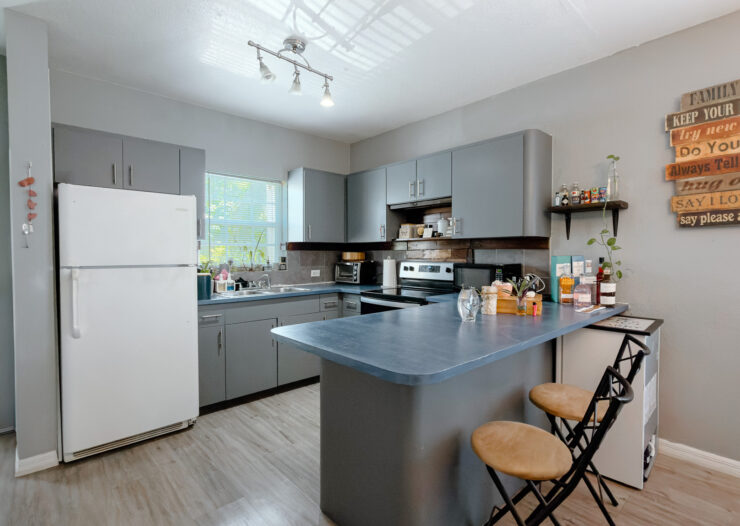 GOLDEN SPRINGS END TOWNHOME