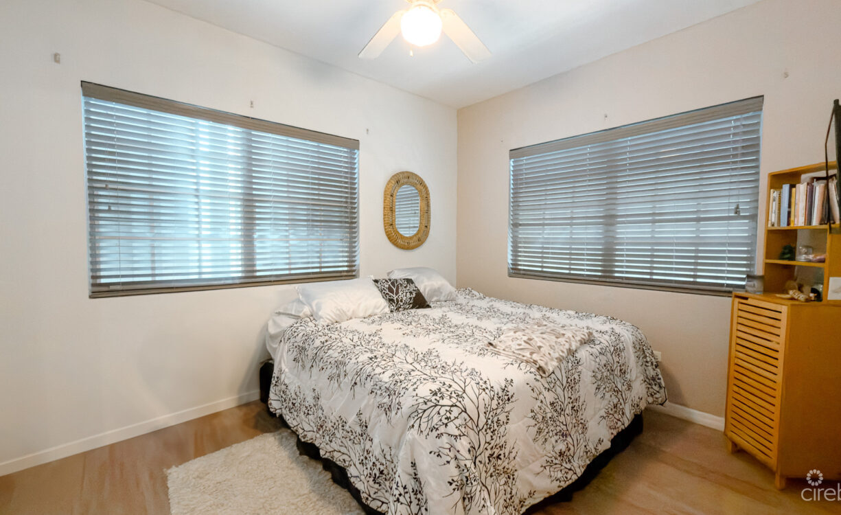 GOLDEN SPRINGS END TOWNHOME