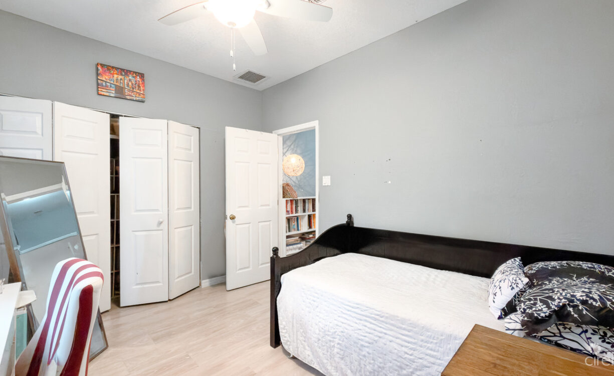 GOLDEN SPRINGS END TOWNHOME