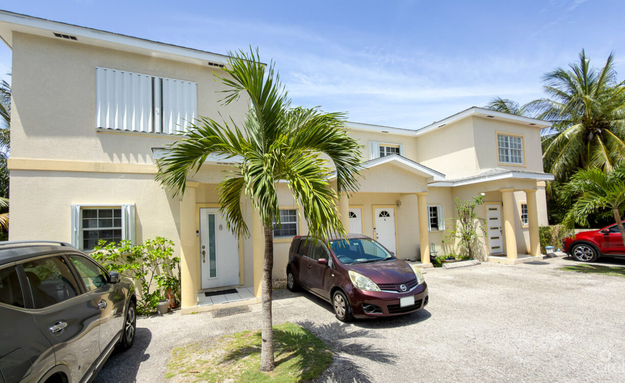 GOLDEN SPRINGS END TOWNHOME