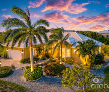 THE SHORES FAMILY HOME  WITH SWIMMING POOL