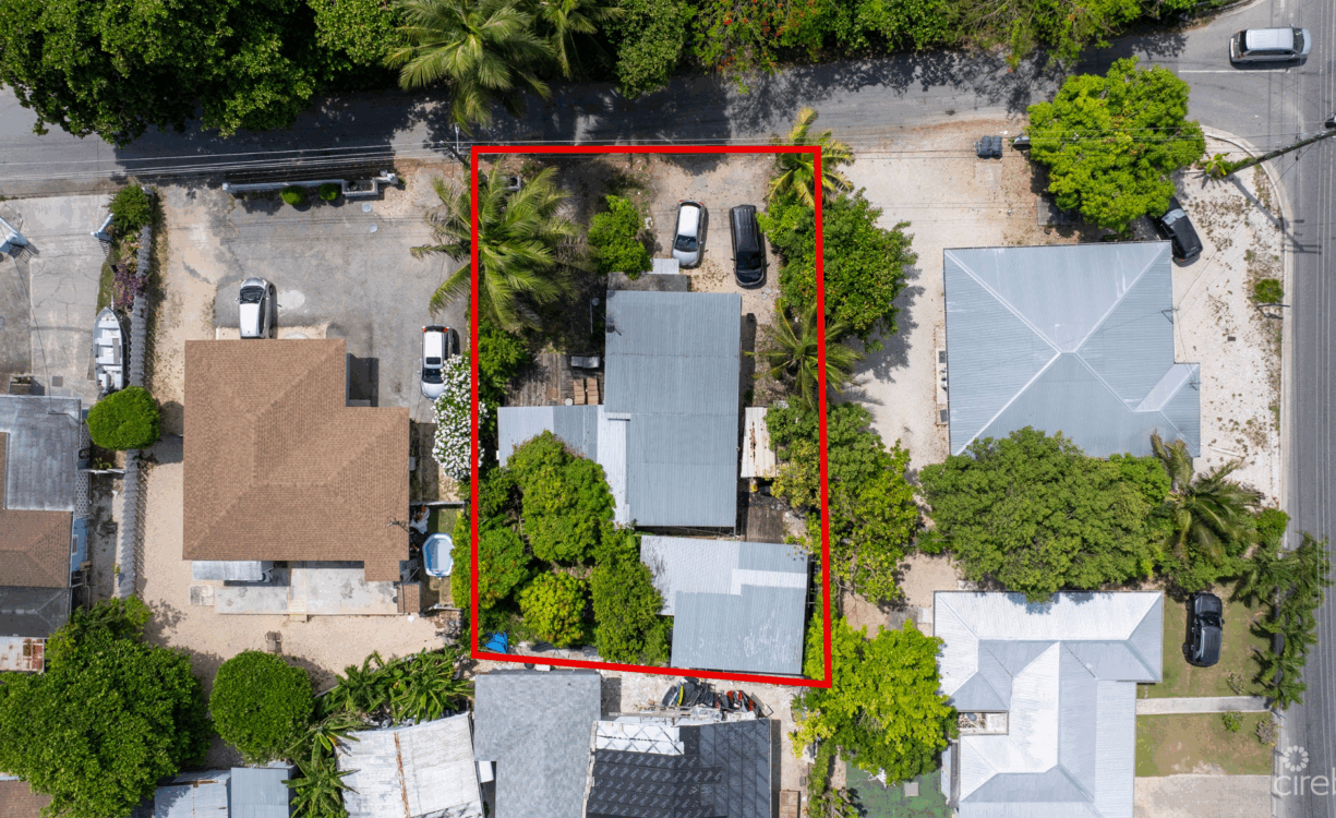 FOUR-PLEX / NEIGHBOURHOOD COMMERCIAL ZONING LAND