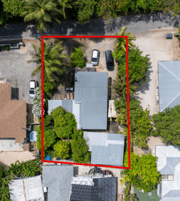 FOUR-PLEX / NEIGHBOURHOOD COMMERCIAL ZONING LAND