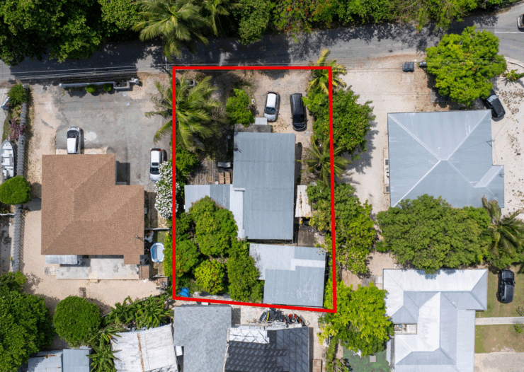 FOUR-PLEX / NEIGHBOURHOOD COMMERCIAL ZONING LAND