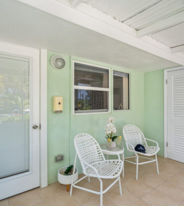 CAYMAN KAI SEALODGE #13 BEACHFRONT CONDO WITH IMPRESSIVED RENTAL HISTORY