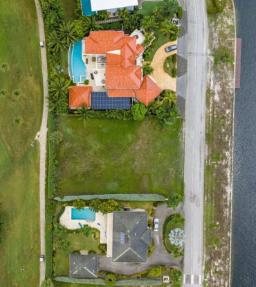 GORGEOUS CRYSTAL HARBOUR LOT