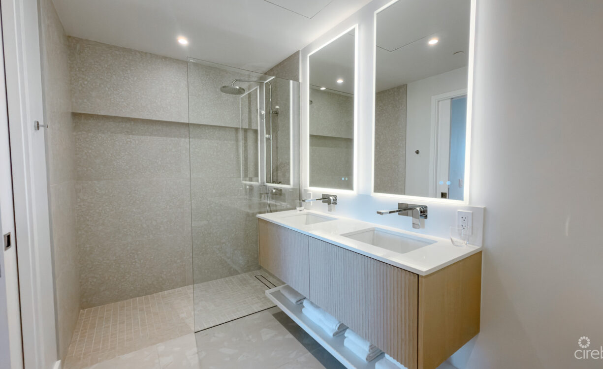 ONE GT - FURNISHED 2 BED WITH DEN