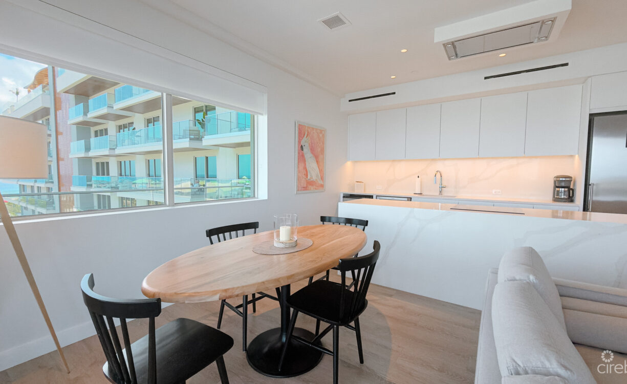 ONE GT - FURNISHED 2 BED WITH DEN