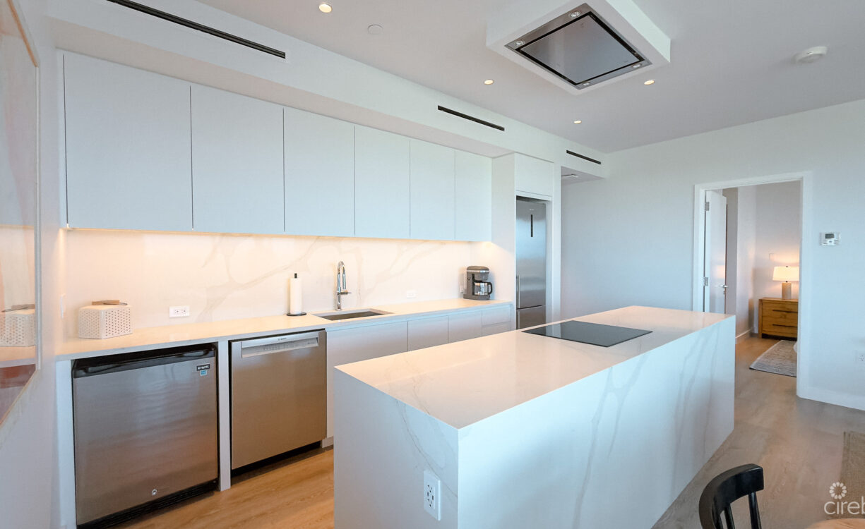 ONE GT - FURNISHED 2 BED WITH DEN