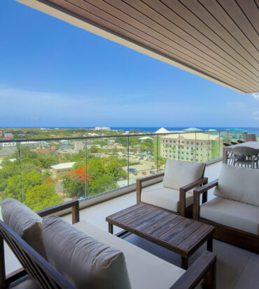 ONE GT - FURNISHED 2 BED WITH DEN