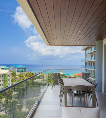 ONE GT - FURNISHED 2 BED WITH DEN