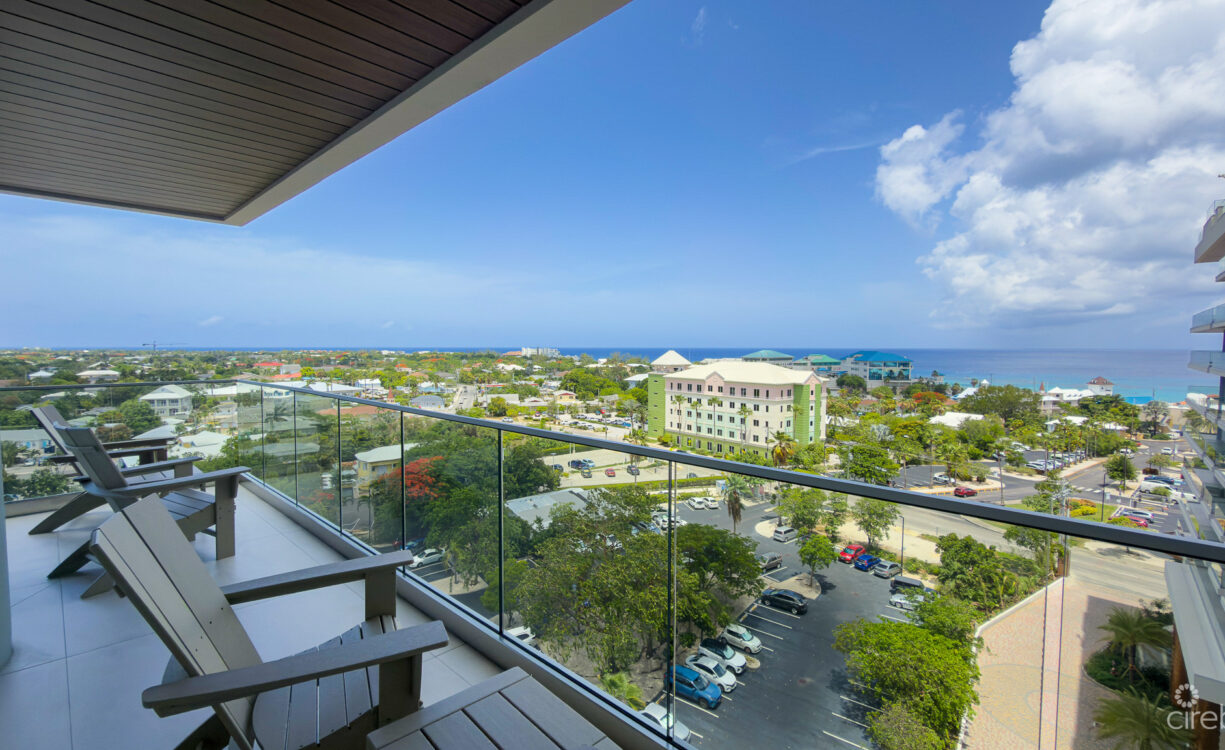 ONE GT - FURNISHED 2 BED WITH DEN