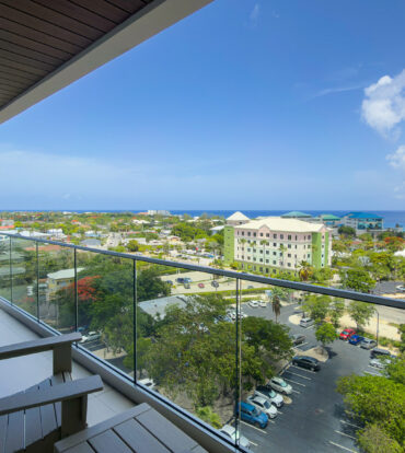 ONE GT - FURNISHED 2 BED WITH DEN