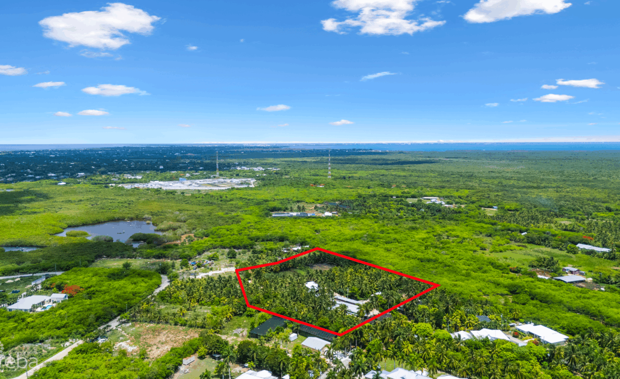 3.235-ACRE DEVELOPMENT PARCEL WITH OPERATIONAL FARM
