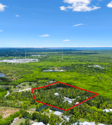 3.235-ACRE DEVELOPMENT PARCEL WITH OPERATIONAL FARM