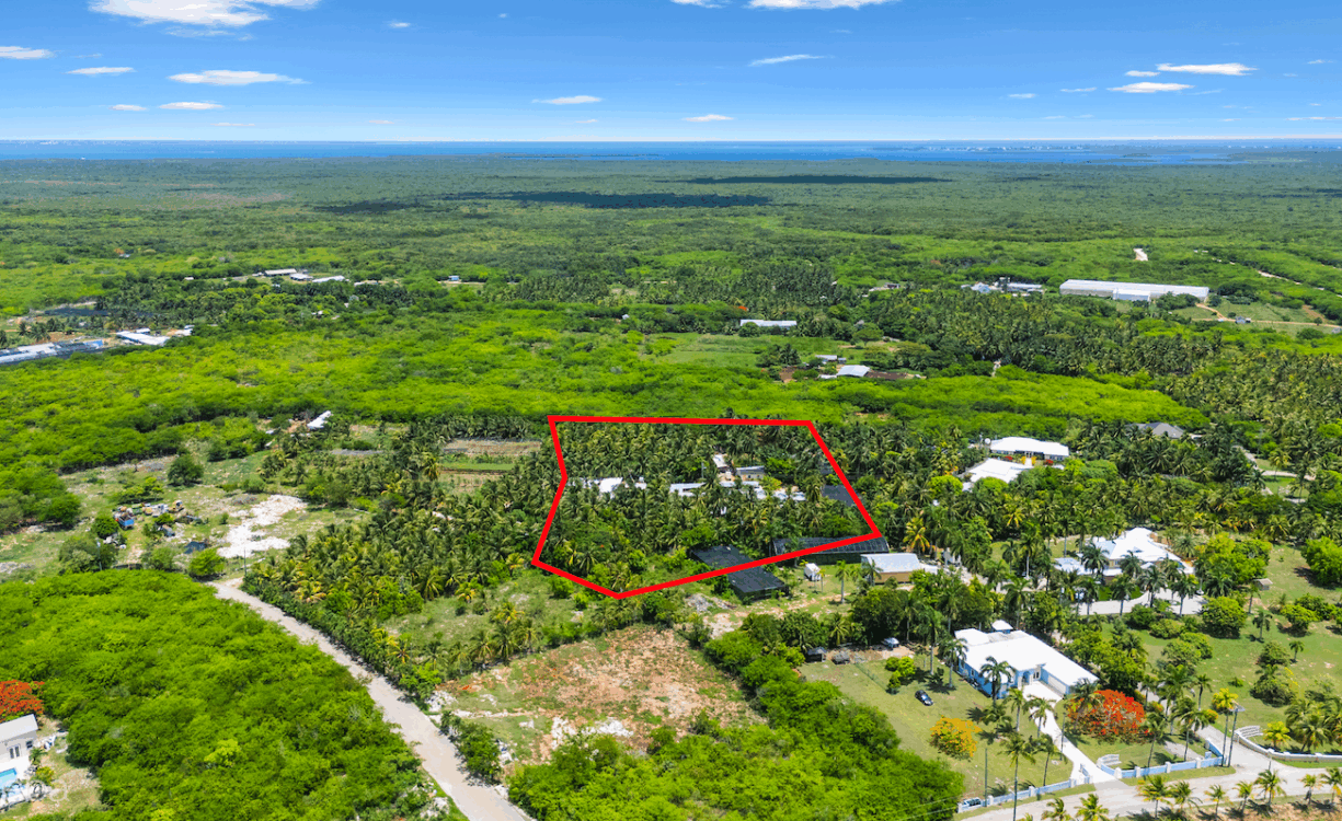3.235-ACRE DEVELOPMENT PARCEL WITH OPERATIONAL FARM