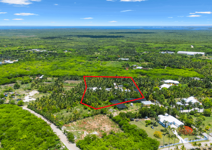 3.235-ACRE DEVELOPMENT PARCEL WITH OPERATIONAL FARM