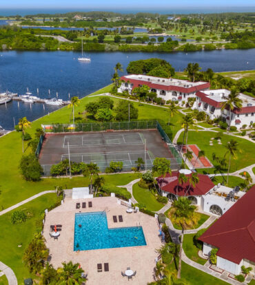 LIME TREE BAY UNIQUE 4 BED, 3.5 BATH WITH WATER VIEWS