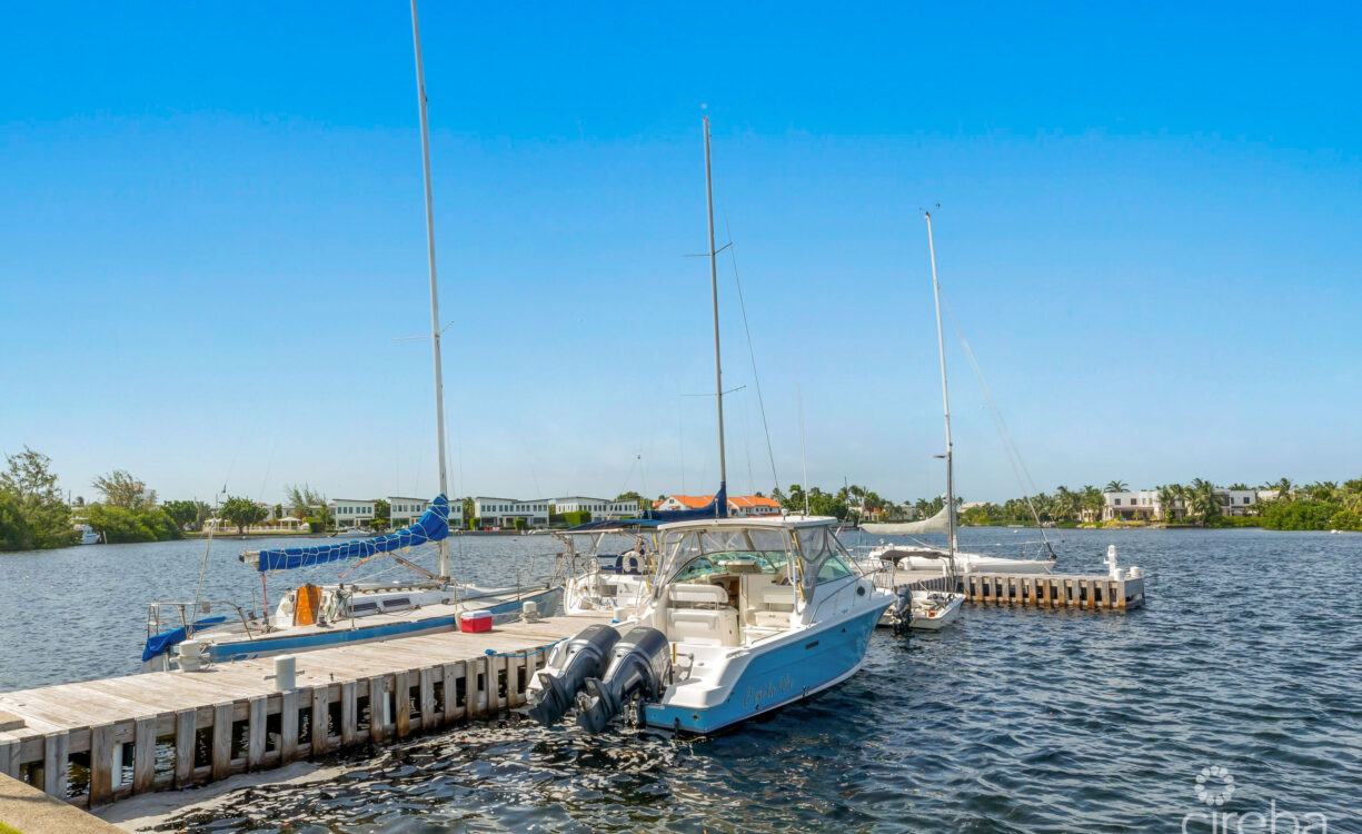 LIME TREE BAY UNIQUE 4 BED, 3.5 BATH WITH WATER VIEWS