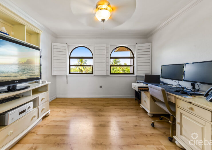 LIME TREE BAY UNIQUE 4 BED, 3.5 BATH WITH WATER VIEWS
