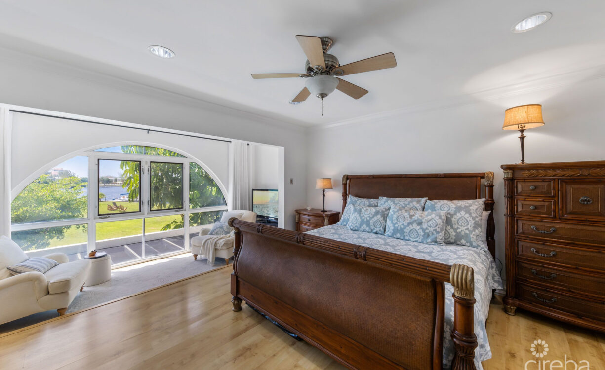 LIME TREE BAY UNIQUE 4 BED, 3.5 BATH WITH WATER VIEWS