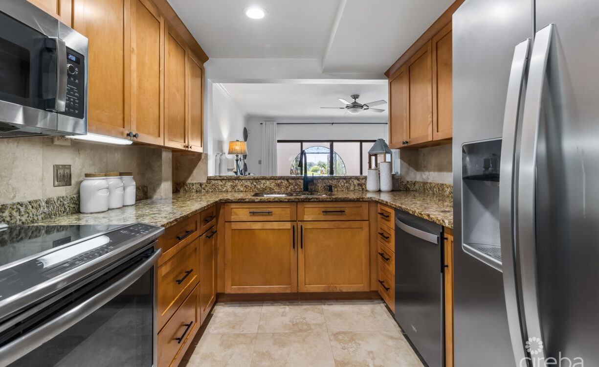 LIME TREE BAY UNIQUE 4 BED, 3.5 BATH WITH WATER VIEWS