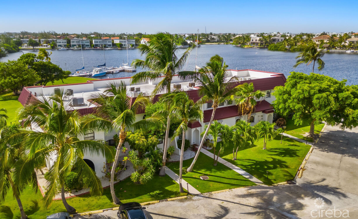 LIME TREE BAY UNIQUE 4 BED, 3.5 BATH WITH WATER VIEWS
