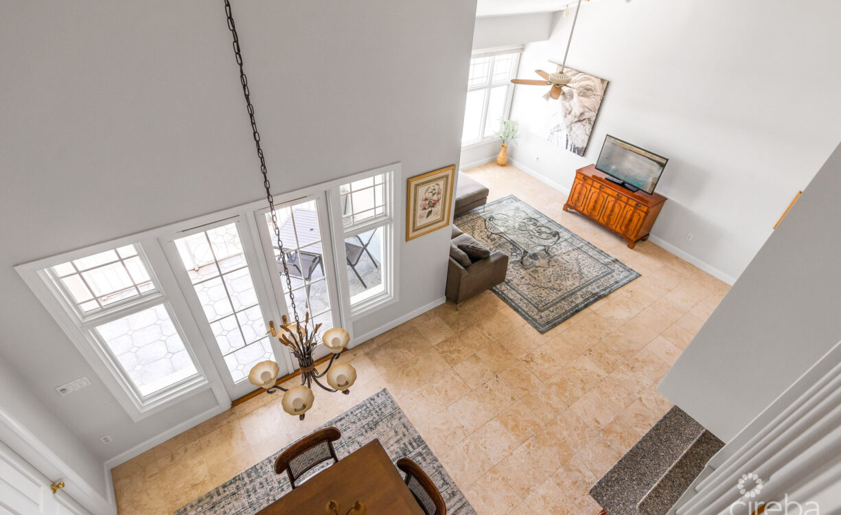 BRITANNIA KINGS COURT      CANAL FRONT    4 BED/3  BATH      PLUS BOAT DOCK