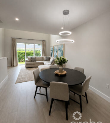 SPACIOUS & MODERN 3 BR TOWNHOME - EXCELLENT LOCATION!