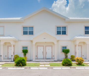 SNUG HARBOUR VILLAS #2 - OCEANFRONT TOWNHOME