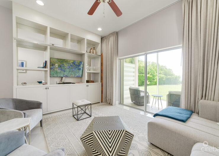 SNUG HARBOUR VILLAS #2 - OCEANFRONT TOWNHOME