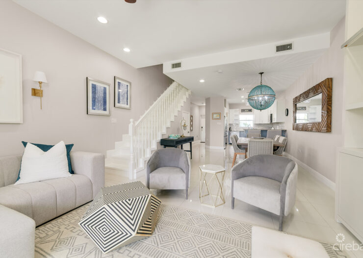 SNUG HARBOUR VILLAS #2 - OCEANFRONT TOWNHOME
