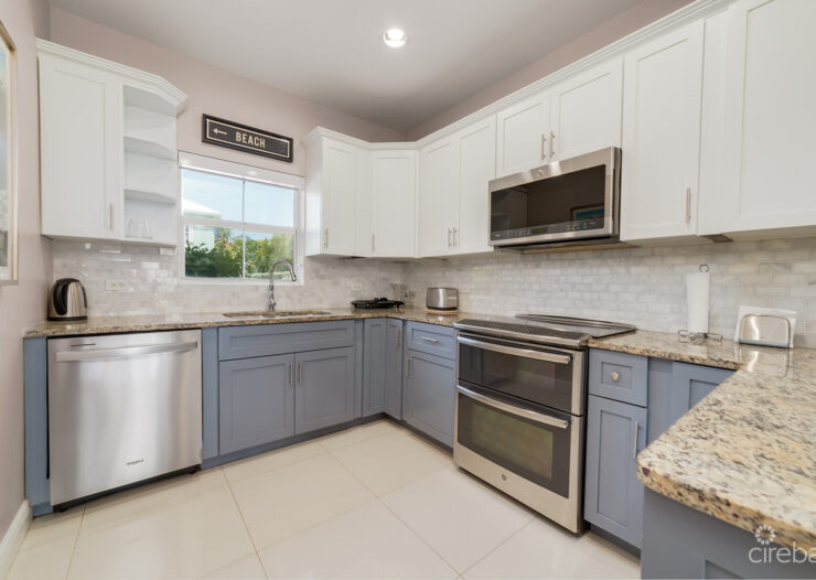 SNUG HARBOUR VILLAS #2 - OCEANFRONT TOWNHOME