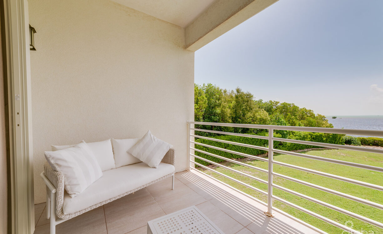 SNUG HARBOUR VILLAS #2 - OCEANFRONT TOWNHOME
