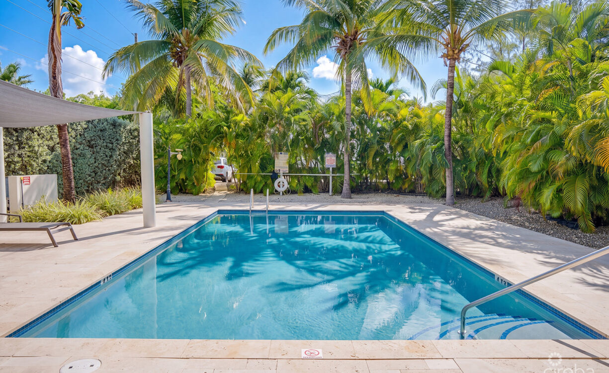 SNUG HARBOUR VILLAS #2 - OCEANFRONT TOWNHOME