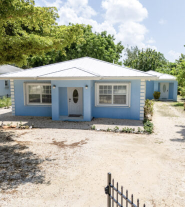 CAYMAN BRAC PIONEER LANE HOUSE AND COTTAGE