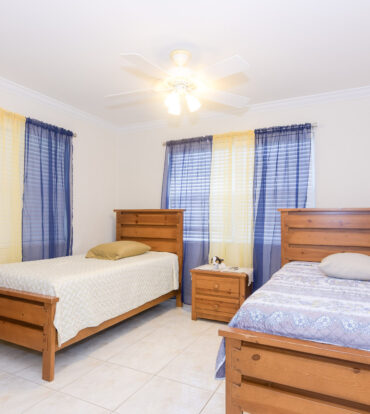CAYMAN BRAC PIONEER LANE HOUSE AND COTTAGE