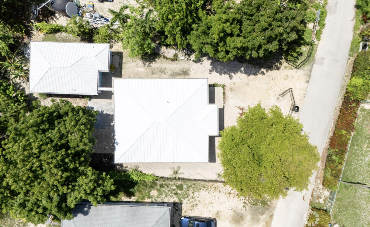 CAYMAN BRAC PIONEER LANE HOUSE AND COTTAGE