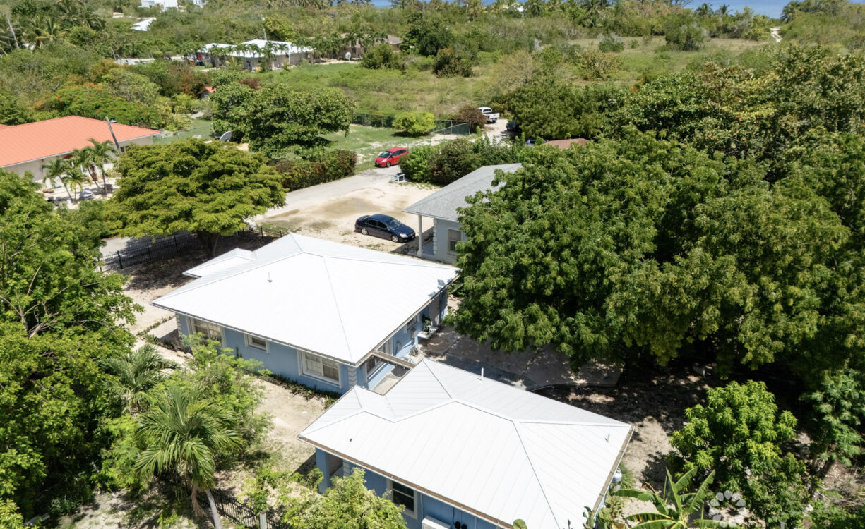 CAYMAN BRAC PIONEER LANE HOUSE AND COTTAGE