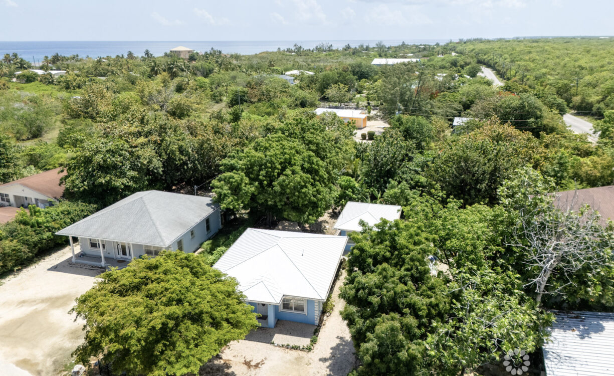 CAYMAN BRAC PIONEER LANE HOUSE AND COTTAGE