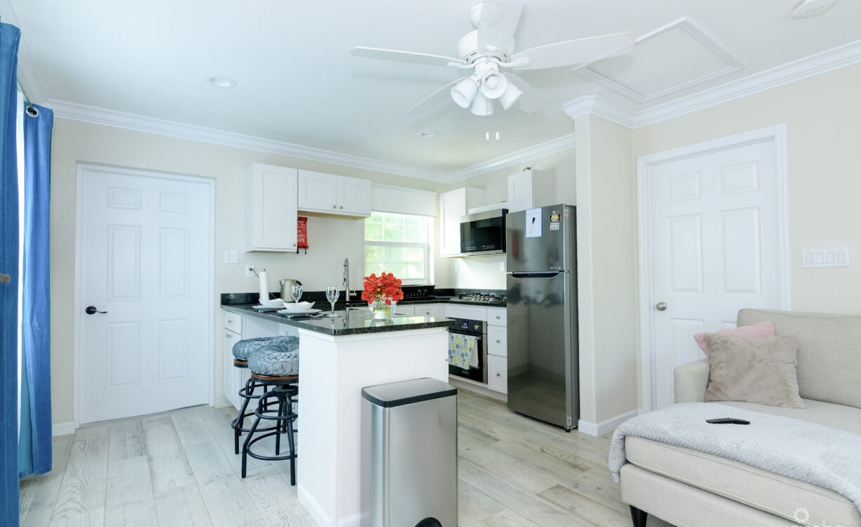 CAYMAN BRAC PIONEER LANE HOUSE AND COTTAGE