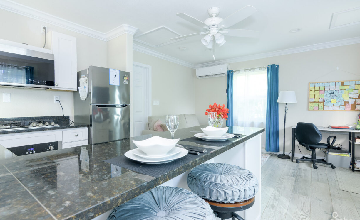 CAYMAN BRAC PIONEER LANE HOUSE AND COTTAGE