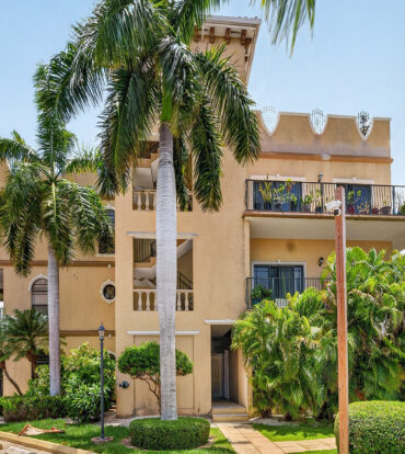 LANTERN POINT 3 BEDROOM CONDO W/ROOFTOP TERRACE