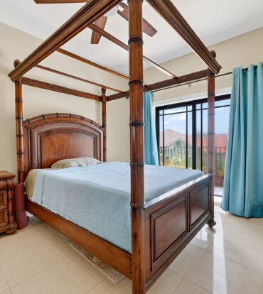 LANTERN POINT 3 BEDROOM CONDO W/ROOFTOP TERRACE